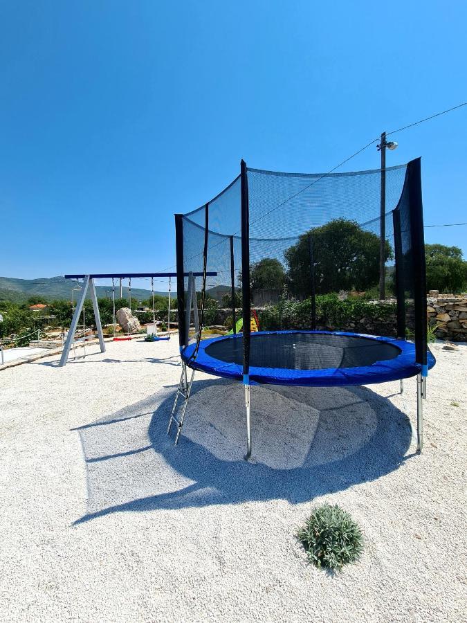 House Camellia With Fenced Pool And Playground Blizna Donja Exterior foto