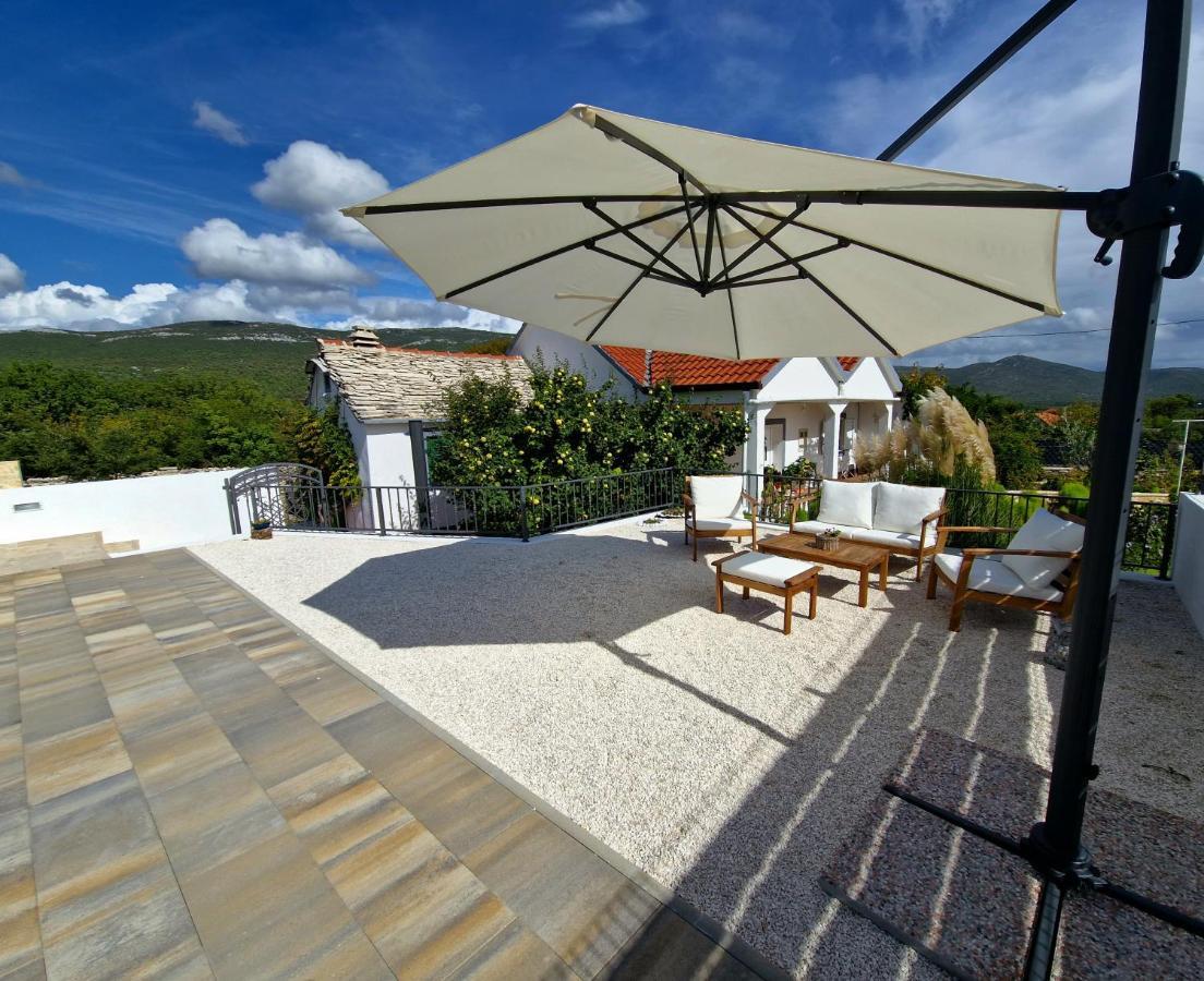 House Camellia With Fenced Pool And Playground Blizna Donja Exterior foto